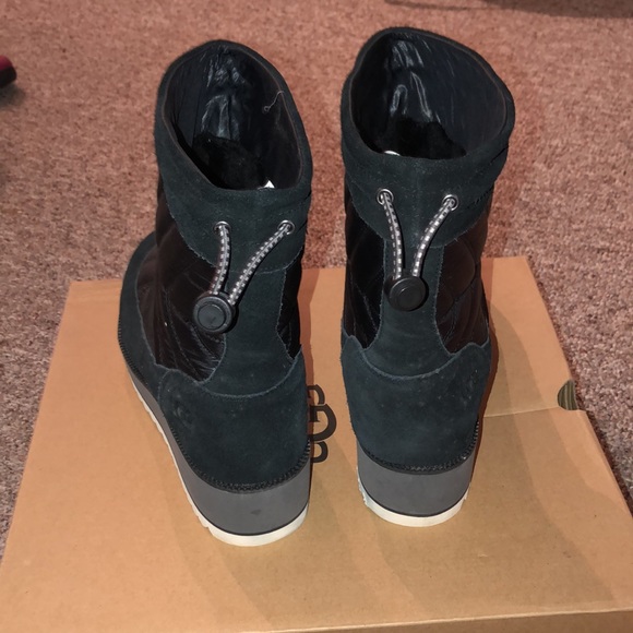 Ugg Non-Slip Snow Boots - Picture 3 of 9